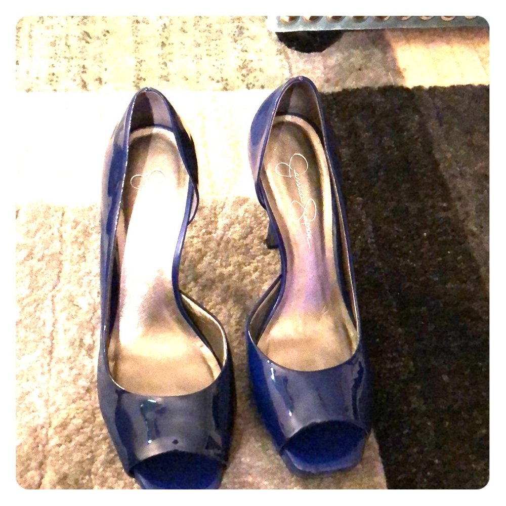Jessica Simpson pumps